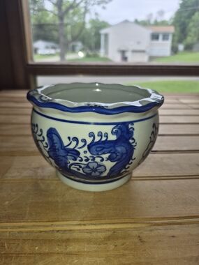 Elegant Blue and White Chinese Style Porcelain Ceramic Pot